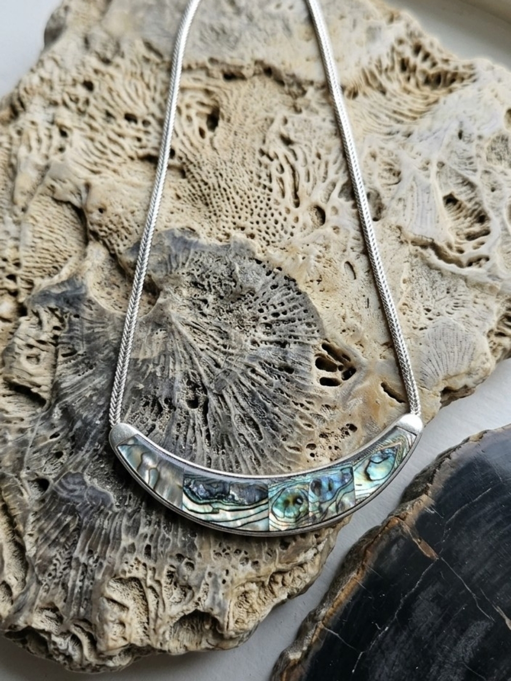 Vintage Silver Tone Shell Collar Necklace